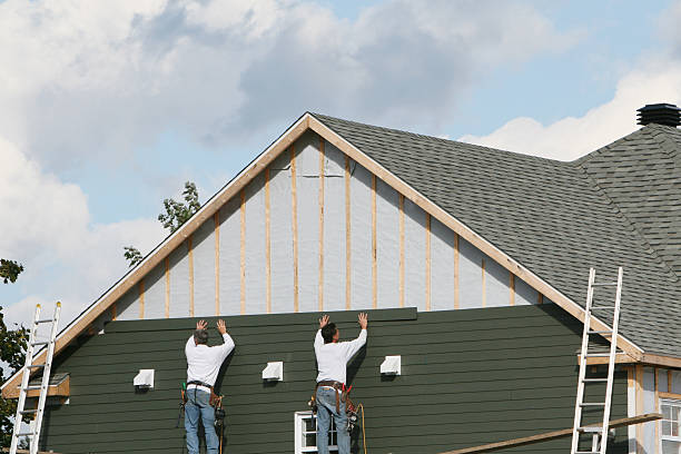 Professional Emergency Siding Repair technician working in Olney, IL